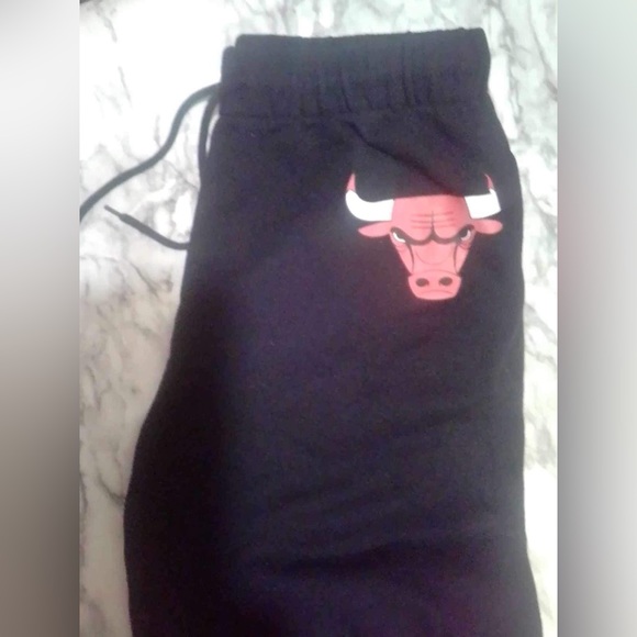 Chicago Bulls NBA Cuffed Sweatpants (M) - Picture 2 of 4